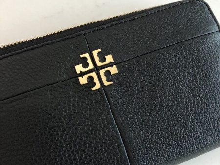 Tory Burch Women s Ivy Zip Continental Wallet Black 44732 001 Hot on Sale